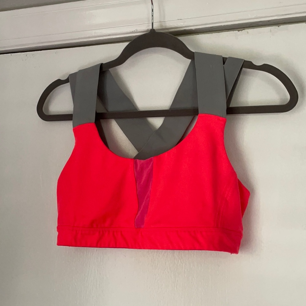 Alo sports bra